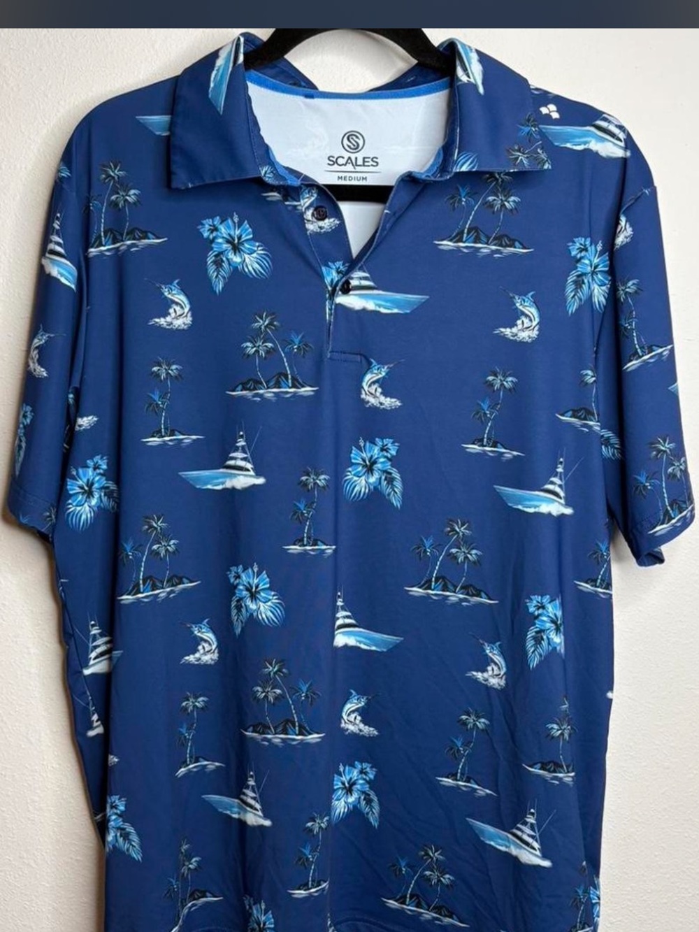 Scales Men's Navy Tropical Print Polo - Medium